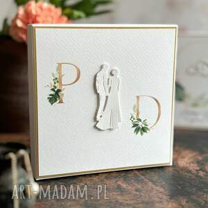 Eleganckie pudełko na pieniądze z inicjałami Młodej Pary - personalizowany prezent ślubny