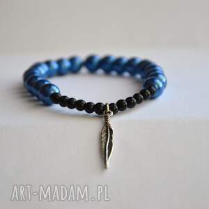 handmade bracelet by sis: piórko w niebieskich perłach