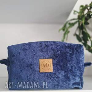 Prezent z puchatego weluru Granatowa, kosmetyczka dla niej