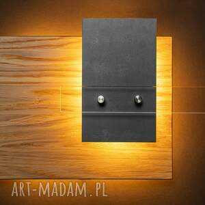 ręcznie wykonana lampa ścienna z dębu, stali lakierowanej i szkła model nova