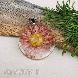 handmade wisiorki okrągły wisior z suszonym kwiatem z1130