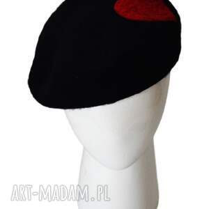 beret z sercem czarny