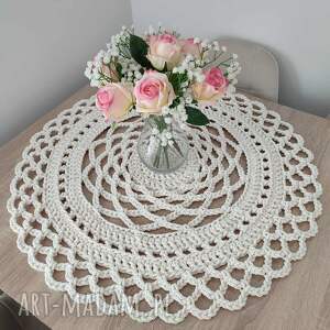 serweta szydełkowa dekoracyjna ze sznurka 70cm stół