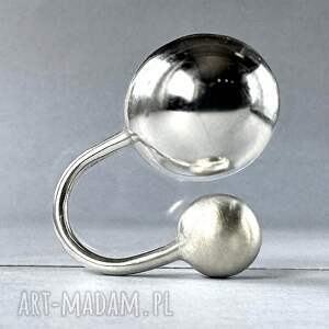 Duży, otwarty pierścionek z kulkami 24 mm i 14 mm, regulowany, z kulką, srebrne