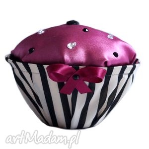muffin strap fuchsia box, cupcake, retro, paski kryształki