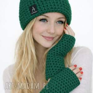 Komplet czapka i mitenki na zimne spacery po mieście - ciemna zieleń