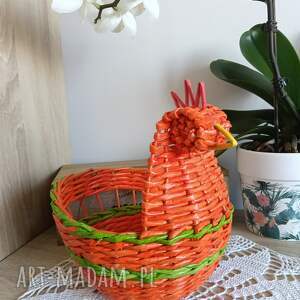 kurka wielkanocna, koszyczek wiklinowy pisanki, pojemnik dekoracje wielkanocne