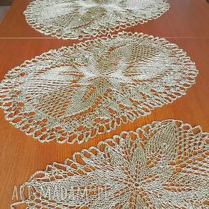 Komplet 3 serwetek w kolorze starego złota, serwetka na drutach, obrus