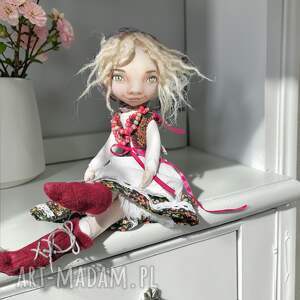 Salka Krakowianka - artystyczna lalka kolekcjonerska z tkaniny