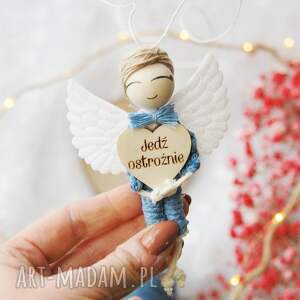 zawieszka do samochodu aniołek - jedź ostrożnie chłopiec auta