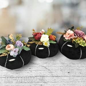 ręcznie robione dekoracje zestaw trzech dyń materiałowych z kwiatami