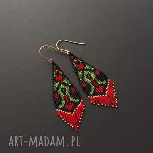 kolczyki z frędzlami koralików - czarne boho, motyw folk, pozłacane bigle