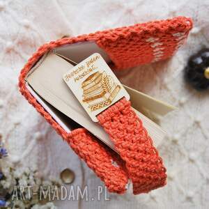 makramowy otulacz na książkę - dyniowy zakładka gratis niej książkary