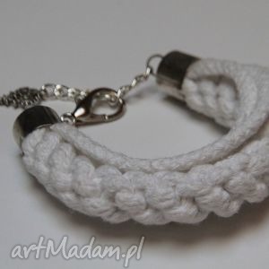 ręcznie wykonane biała bransoletka ze sznurków bawełnianych
