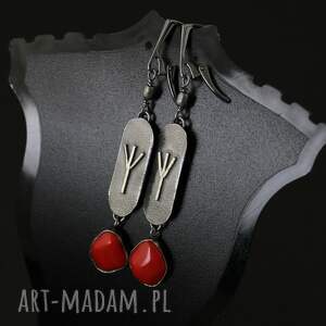 Kolczyki Algiz z czerwonym koralem - srebro oksydowane