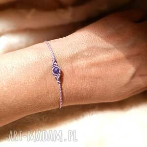 pełnia ametyst w makramie delikatna bransoletka liliowy sznurek makrama