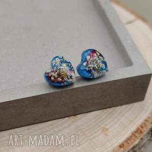 Prezent Kolczyki Błękitna Łąka - serca z zatopionymi kwiatami