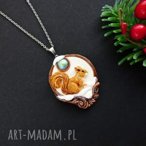 flowing lines naszyjnik z wiewiórką zimowego lasu leśne skarby natura, zima