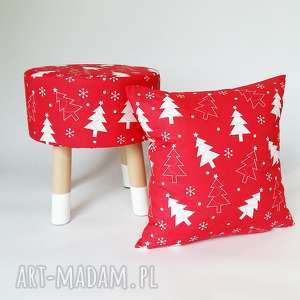 fjerne s czerwona choinka skarpetki - stołek w stylu skandynawskim