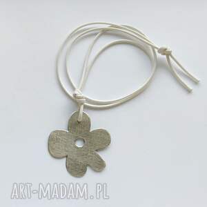 kwiat wisiorek alpaka, zmatowione