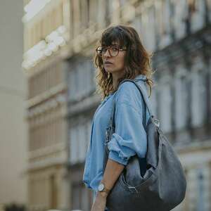 szara torba worek z zamszu ekologicznego torebka damska na ramię