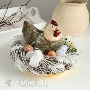 Stroik z kurą na Wielkanoc