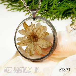 z1371 naszyjnik z suszonymi kwiatami, herbarium jewelry, kwiaty w żywicy