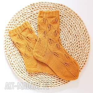 pomysły na prezenty na święta Skarpetki z alpaki w liście ręcznie