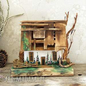 drewniany domek dekoracyjny - chatka wśród malw, dekoracje z drewna prezent pod