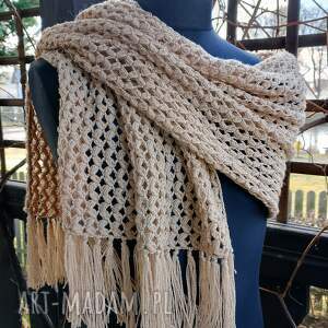 Karmelowy ze złotą nitką, długi szal z frędzlami