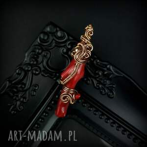 wisiorek z koralem, wire wrapping, biżuteria artystyczna, na prezent, miedziana