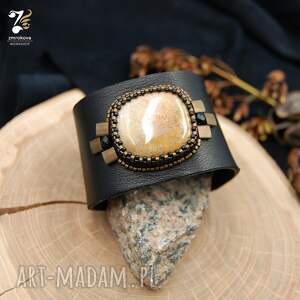 Prezent Szeroka skórzana bransoleta ze skamieliną, zapinana