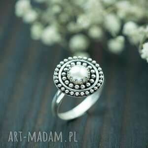 pracownia bellart srebrny pierścionek z naturalną perłą