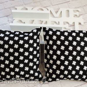 komplet poduszek dekoracyjnych wzór koniczynka black white, scandi ozdobne