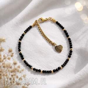 bransoletka z czarnym kamieniem spinelu, gładkie i fasetowane, złote elementy