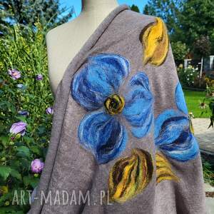 Super prezent na dzień mamy niebieski filcowany wełniany miły i ciepły