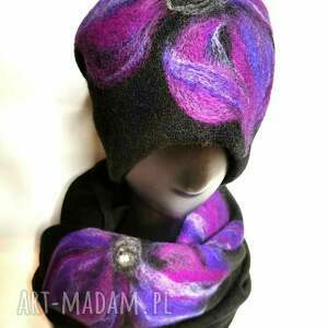 Czarny wełniany komplet w kwiaty idealny na zimę filcowany wełną