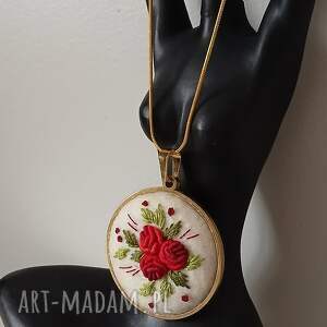 ręcznie haftowany wisior dla lukrecji, boho, stal szlachetna na filcu dzień