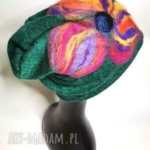 handmade czapki czapka wełniana filcowana zimowa handmade w kwiaty na podszewce