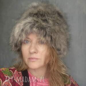 szalona czapka ze sztucznego futra,duża zwariowana,rozmiar uniwersalny,miękka