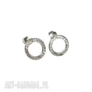 Młotkowane kolczyki na sztyftach Simple 10 mm - srebro 925 minimalizm