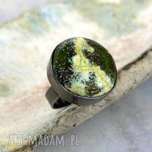 pierścień z okrągłym kamieniem naturalnym a1056, zielony