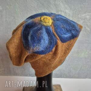 czapka wełniana filcowana zimowa miodowa handmade w kwiaty na podszewce