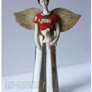 anioł stojący w spodniach paski z misiem, ceramika