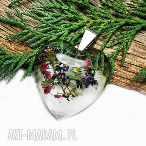 herbarium jewelry wisiorek - serduszko z leśnymi kwiatami z1629