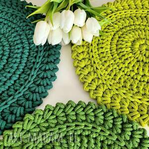 wielkanocny zestaw dekoracyjny na stół - podkładka pod talerz