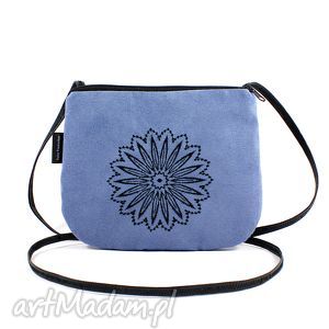 handmade mini mała wyszywana torebka damska niebieska z czarnym haftem