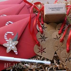 cynamonowe kartki świąteczni pomocnicy i prezenty koperty, zawieszki świąteczne