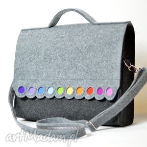 torba na laptopa 15,6 filcowa teczka kolorowymi kropkami