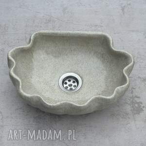 Umywalka ceramiczna w kształcie muszelki, ręcznie robiona